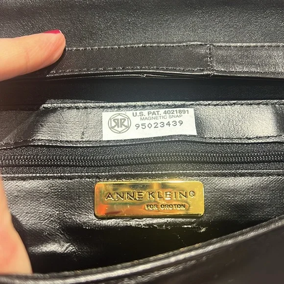 Anne Klein Vintage Black Leather Deadstock Crossbody Purse Gold Hardware - Picture 9 of 13